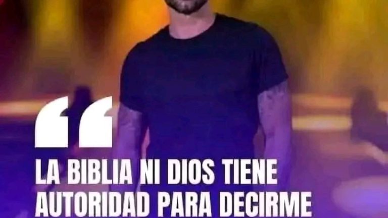 Ricky Martin dice que: Ni Dios ni la biblia pueden… Ver más